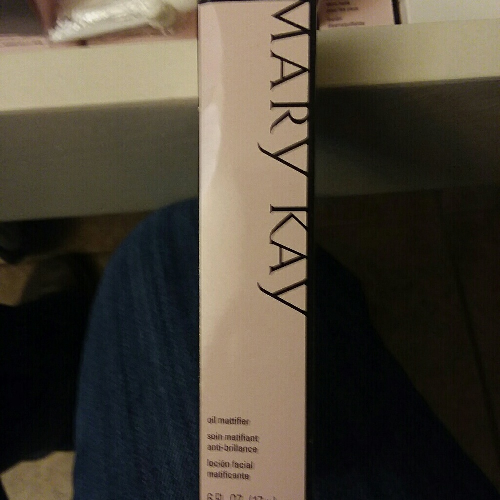 Mary Kay oil mattifier